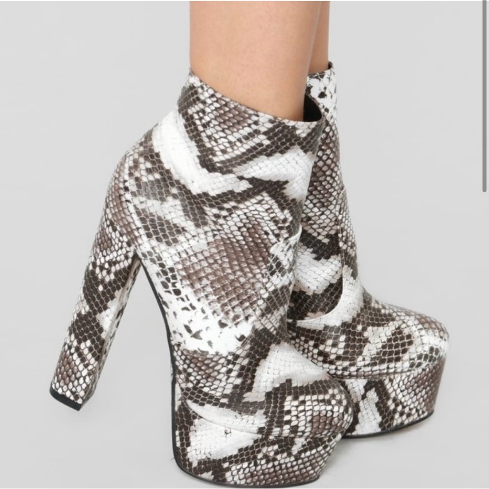 Fashion Nova Snakeskin Ankle Booties - Black and White